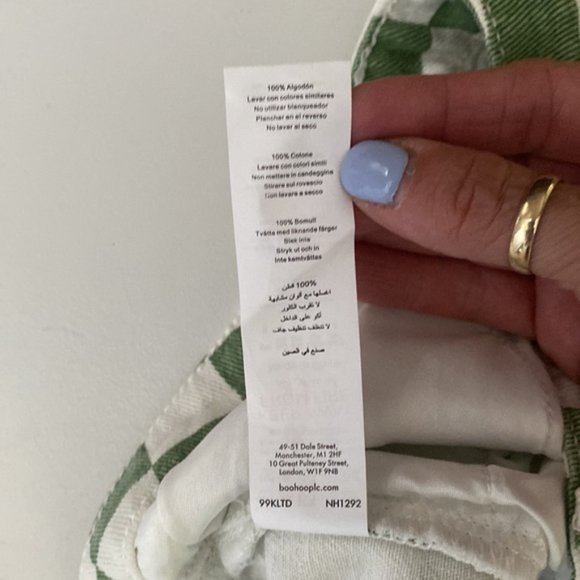 ❗️SOLD❗️Pretty Little Thing Sage Green Check Denim Mom Shorts Size 4 - Picture 10 of 10